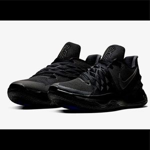 Nike Kyrie Low1 “Triple Black”